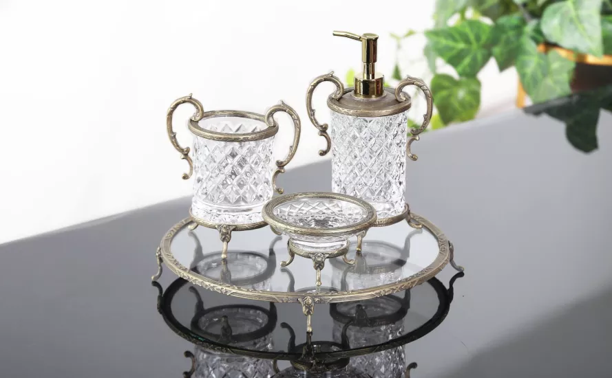 4 PARÇA KULPLU BANYO SETİ ANTİK